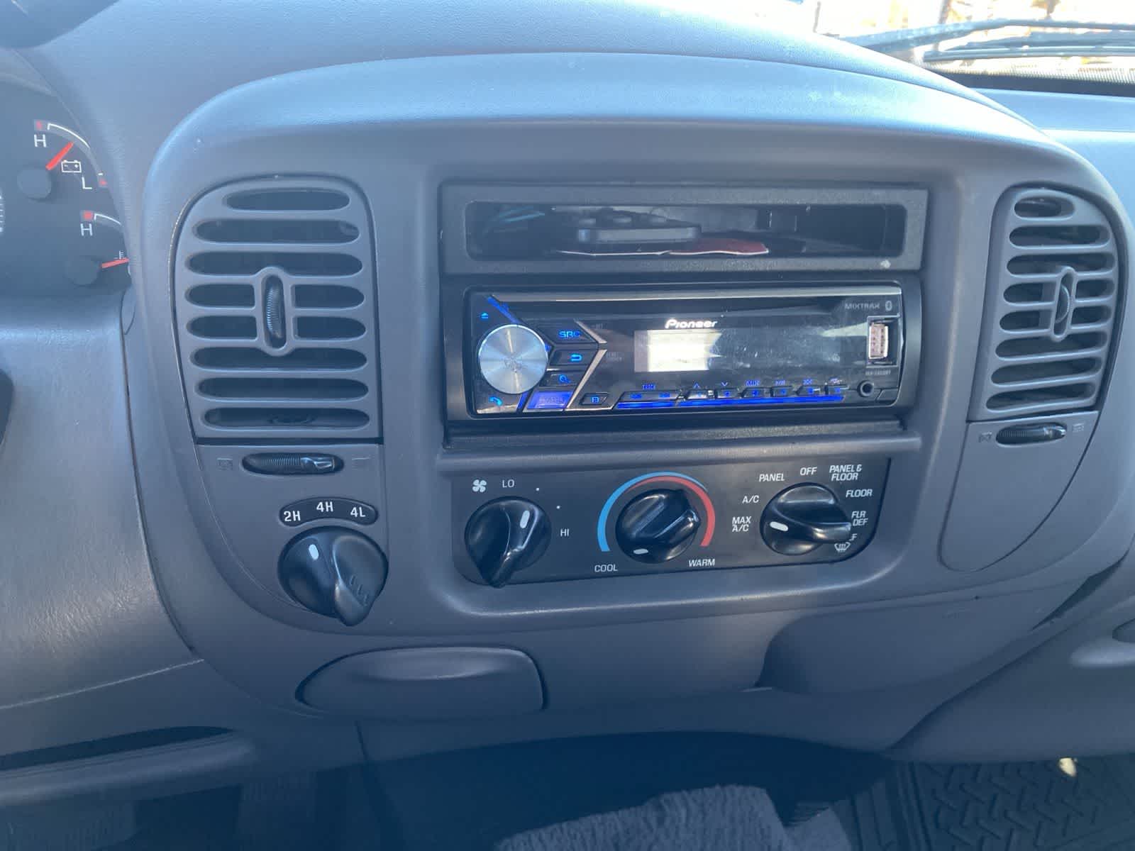 Thumbnail: 2002 Ford F-150 - 16