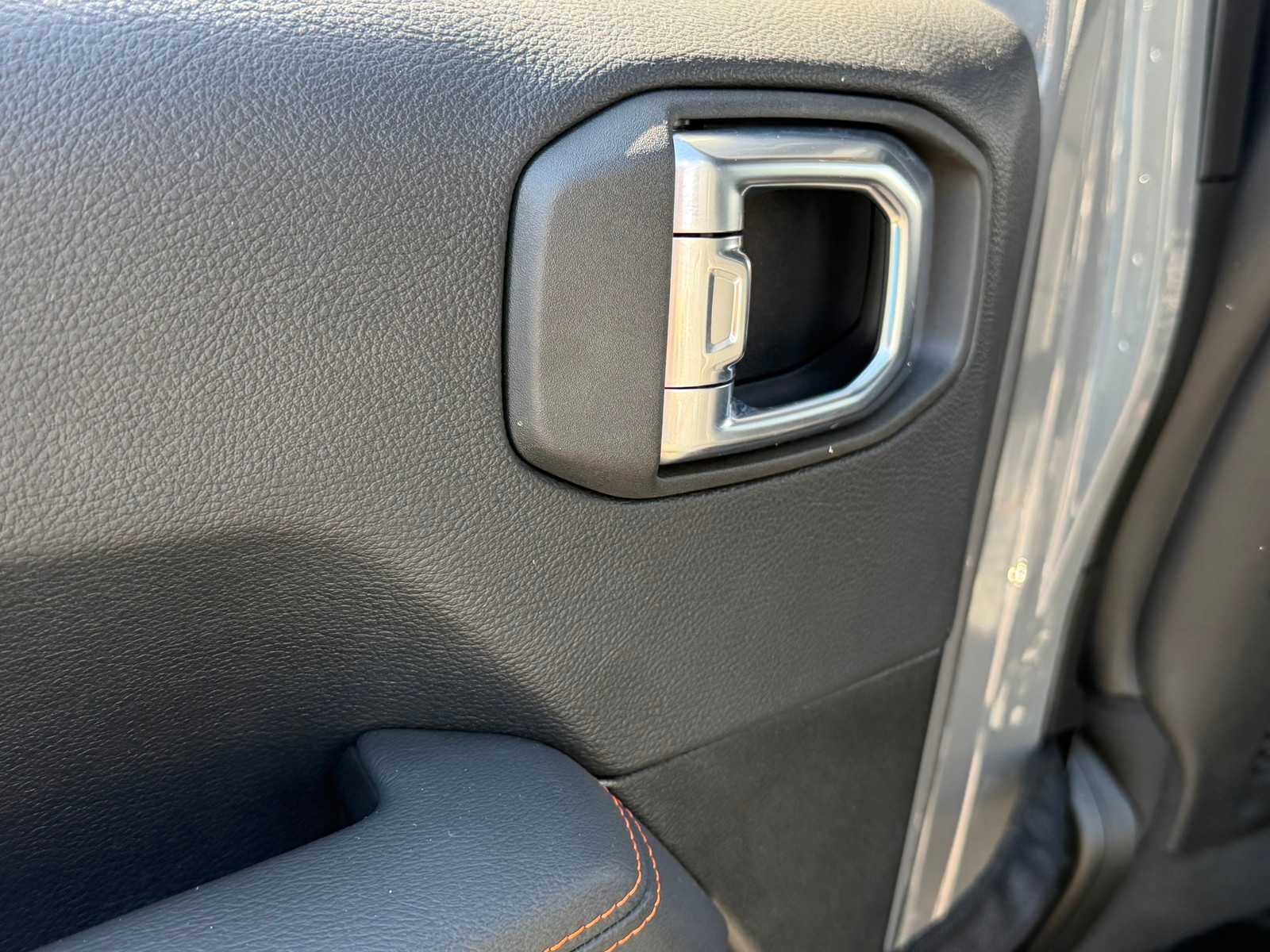 Thumbnail: 2021 Jeep Gladiator - 24
