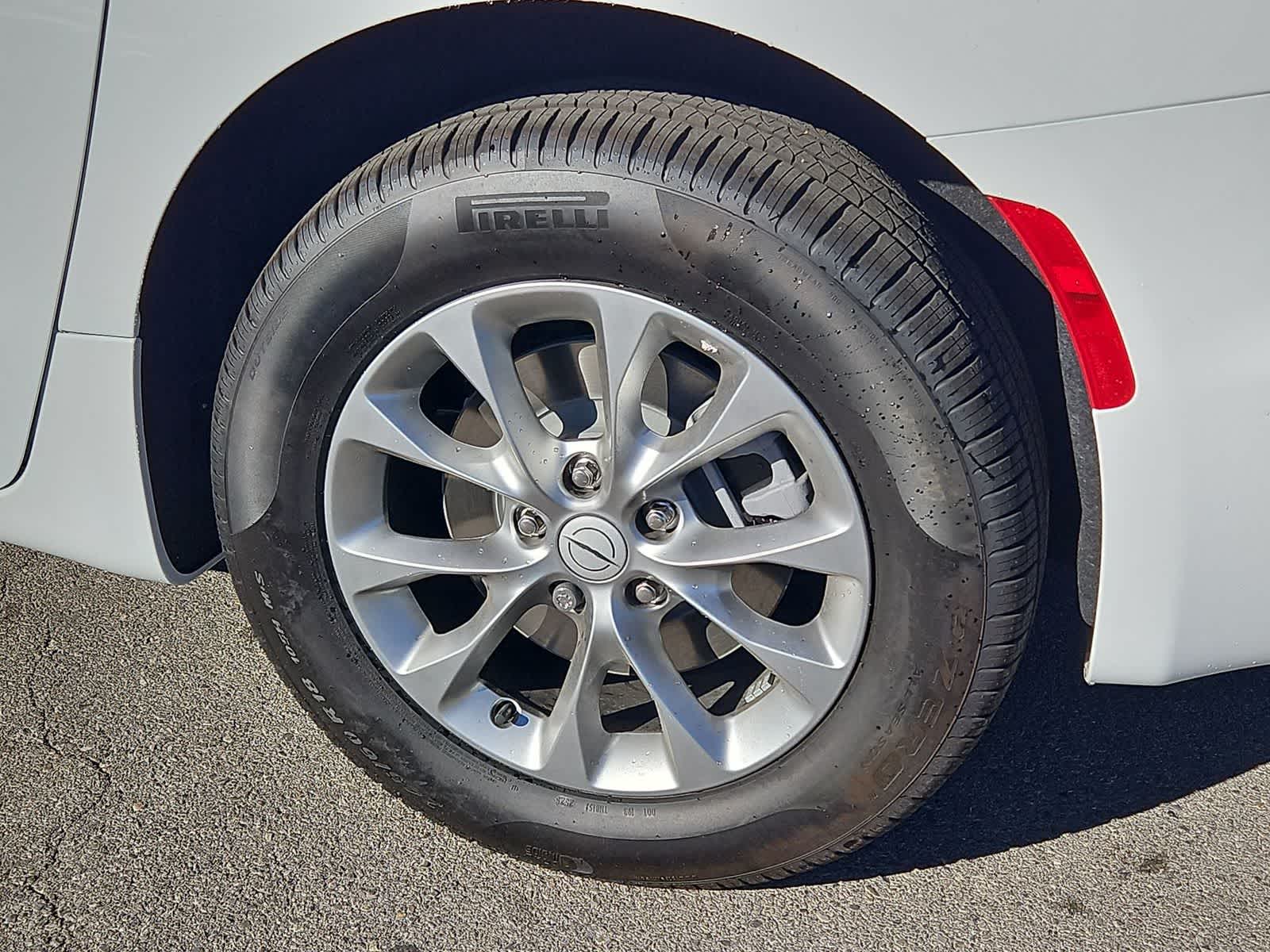 Thumbnail: 2026 Chrysler Pacifica - 13