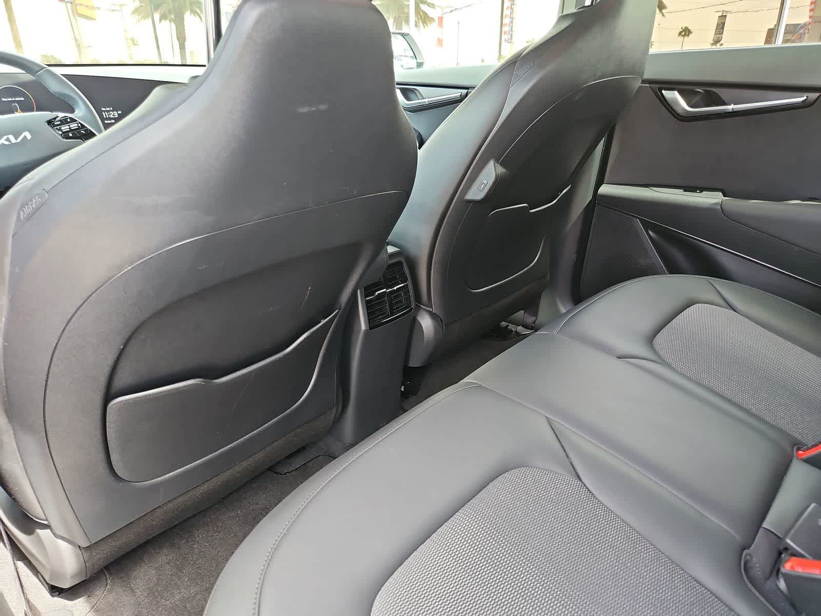 Thumbnail: 2024 Kia Niro - 22