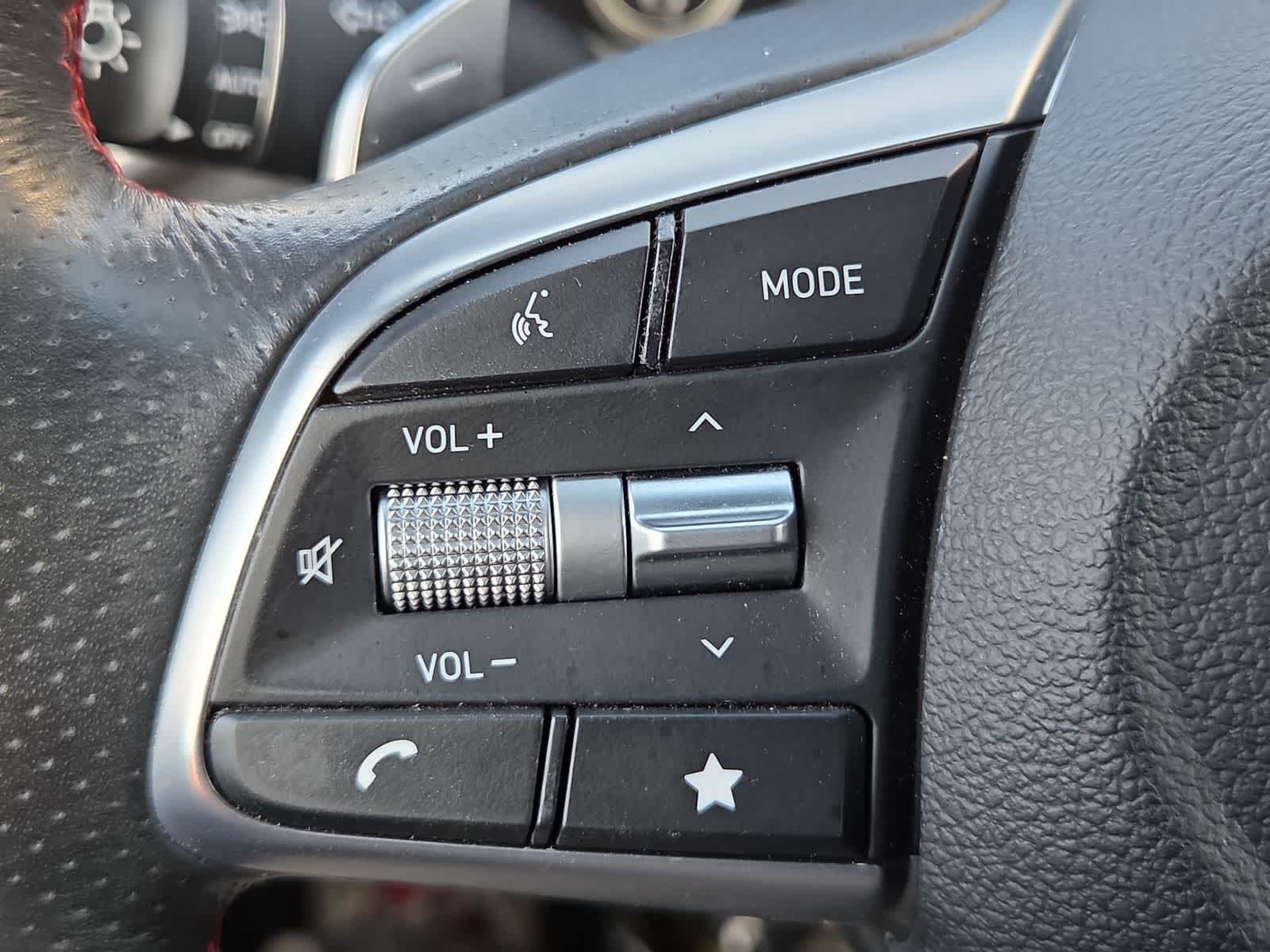 Thumbnail: 2023 Genesis G70 - 25