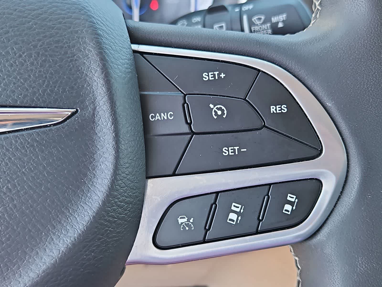 Thumbnail: 2022 Chrysler Pacifica - 29