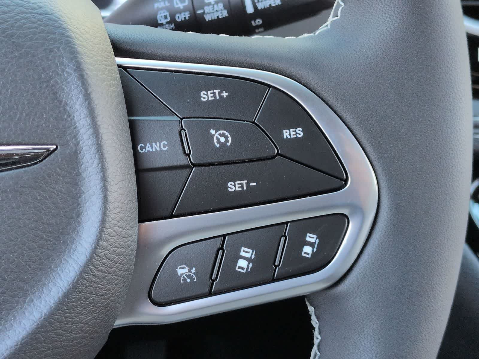 Thumbnail: 2026 Chrysler Pacifica - 25