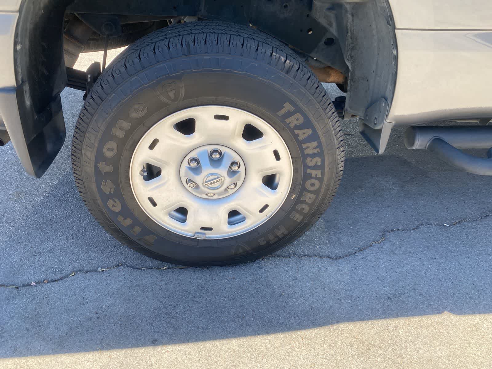 2022 Nissan Titan SV 5