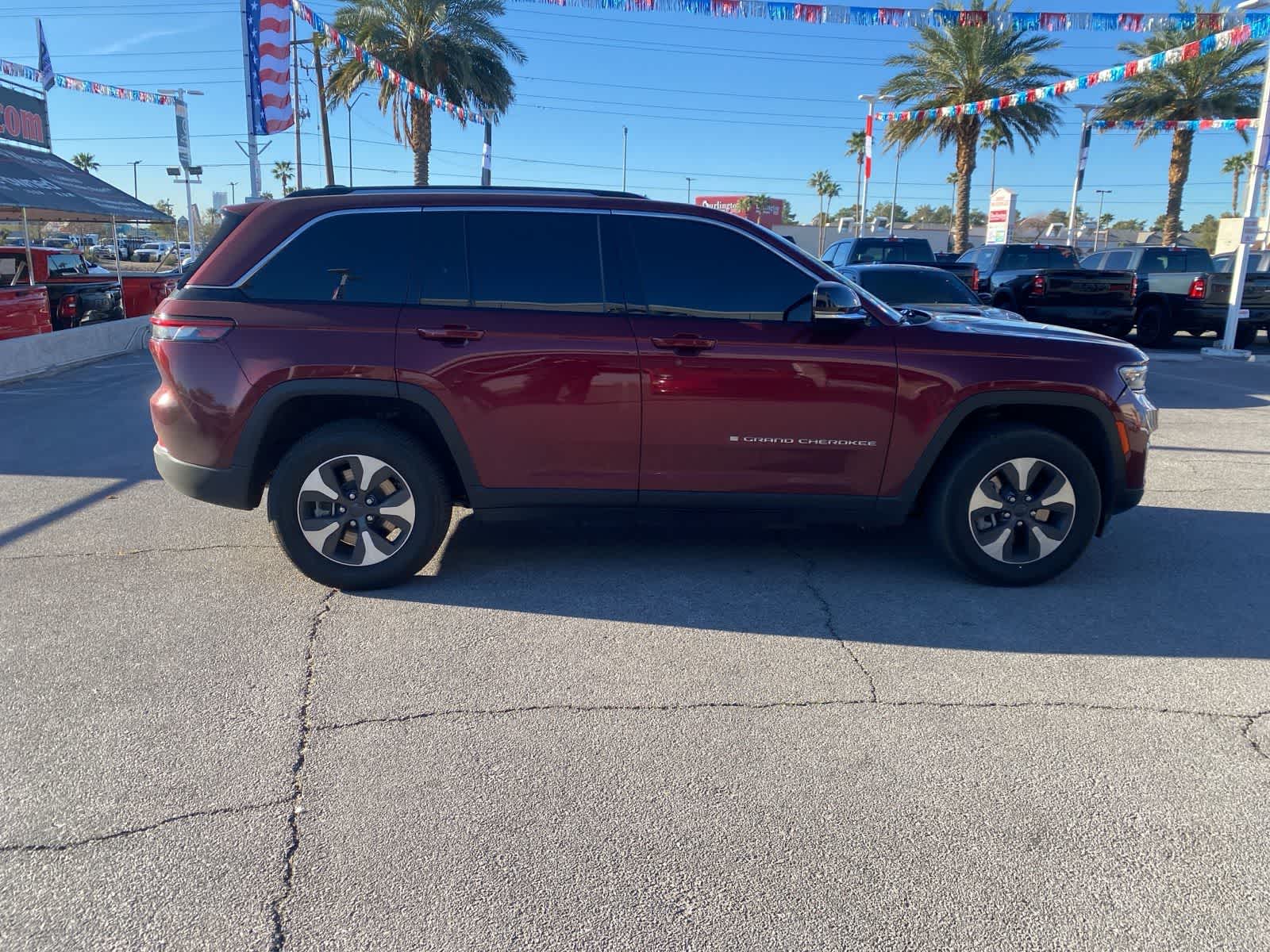 Thumbnail: 2023 Jeep Grand Cherokee - 4