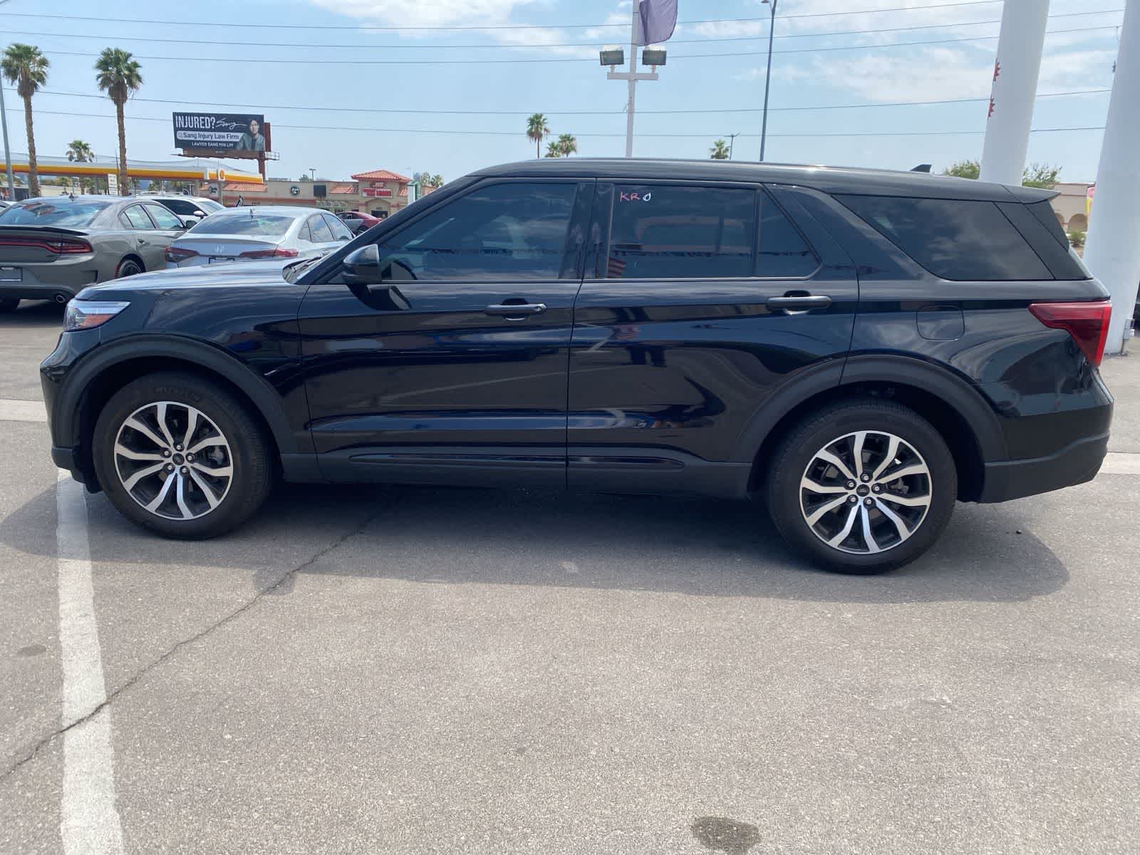 Thumbnail: 2022 Ford Explorer - 9