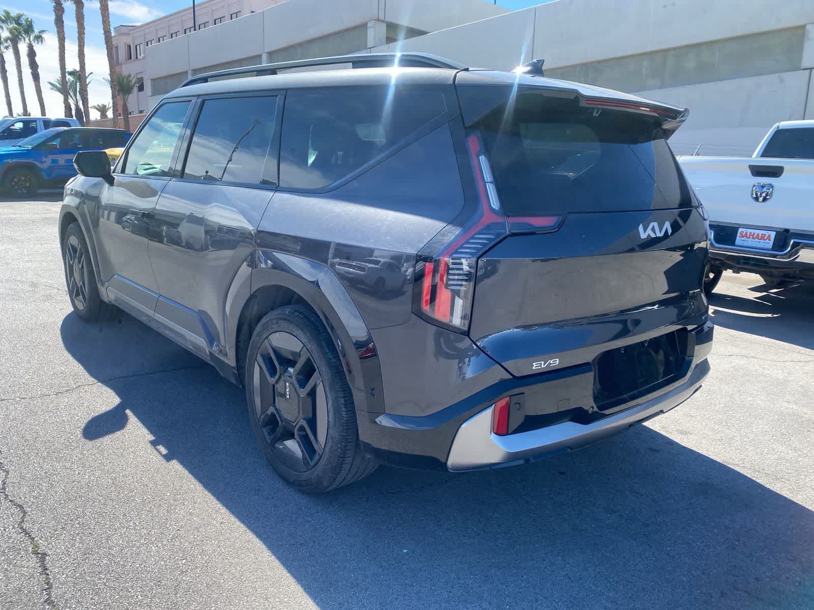 Thumbnail: 2024 Kia EV9 - 9