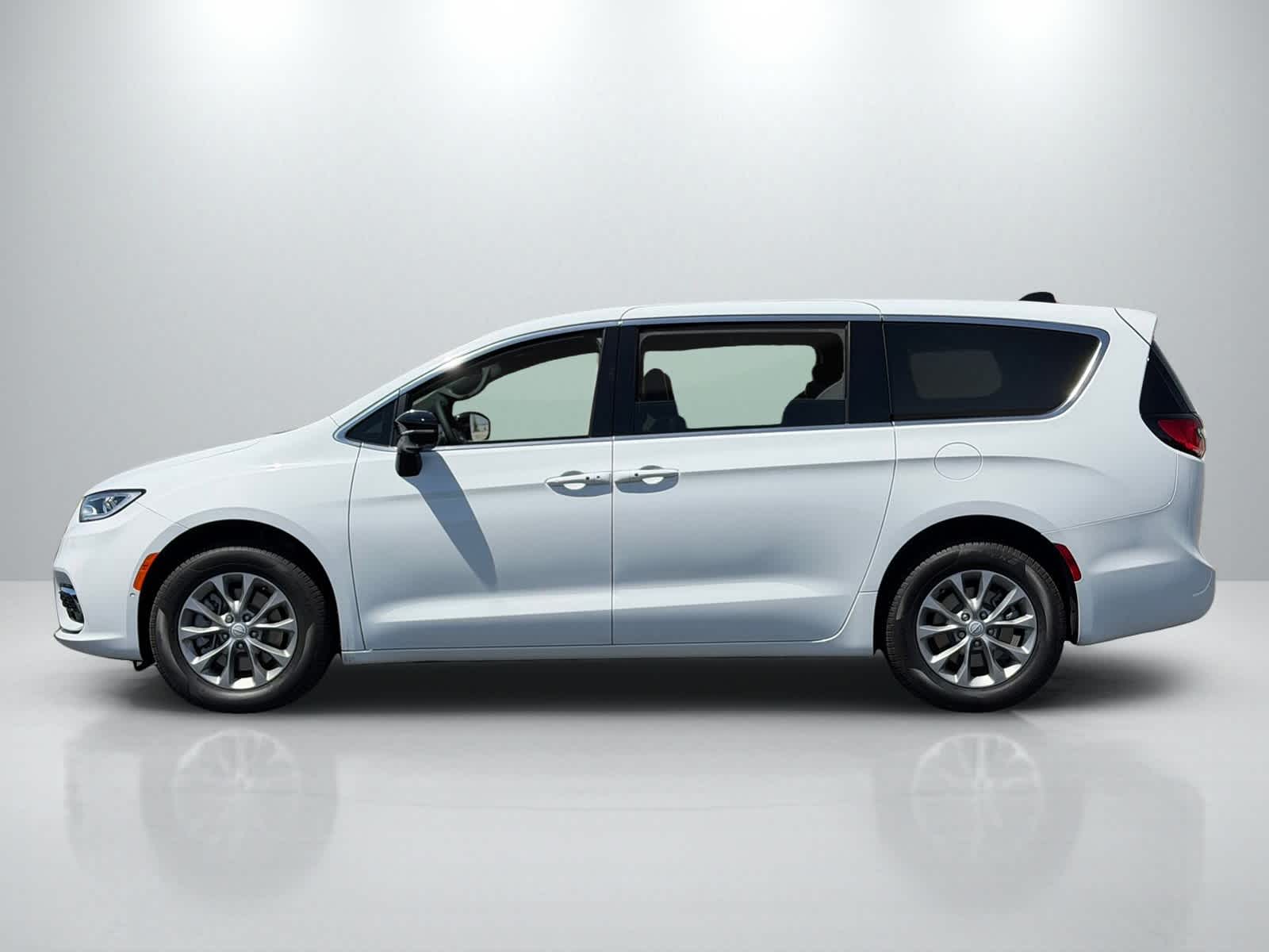 Thumbnail: 2026 Chrysler Pacifica - 2
