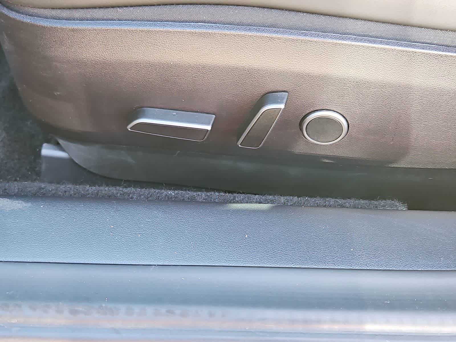 Thumbnail: 2022 Tesla Model 3 - 15