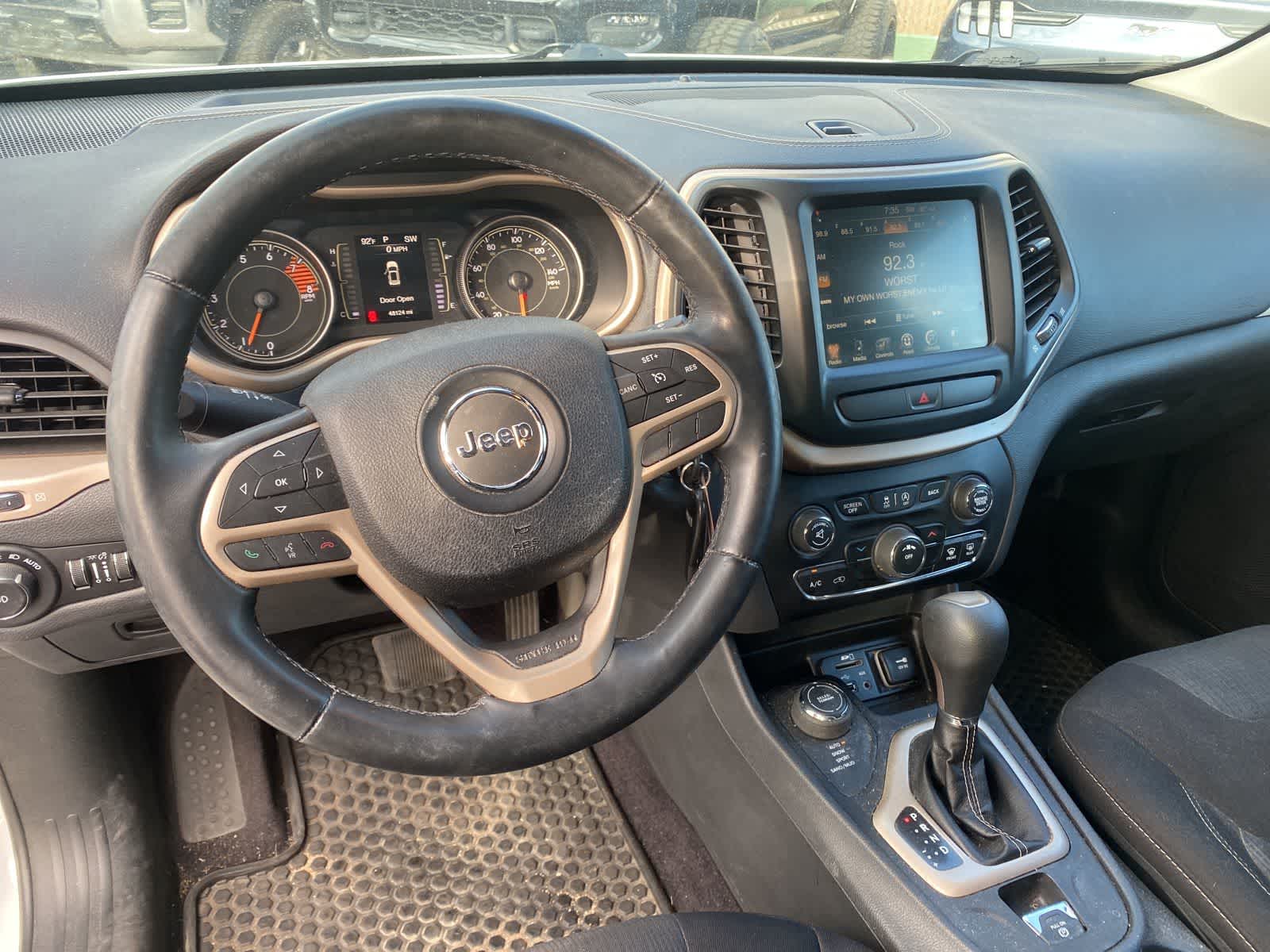 Thumbnail: 2017 Jeep Cherokee - 10