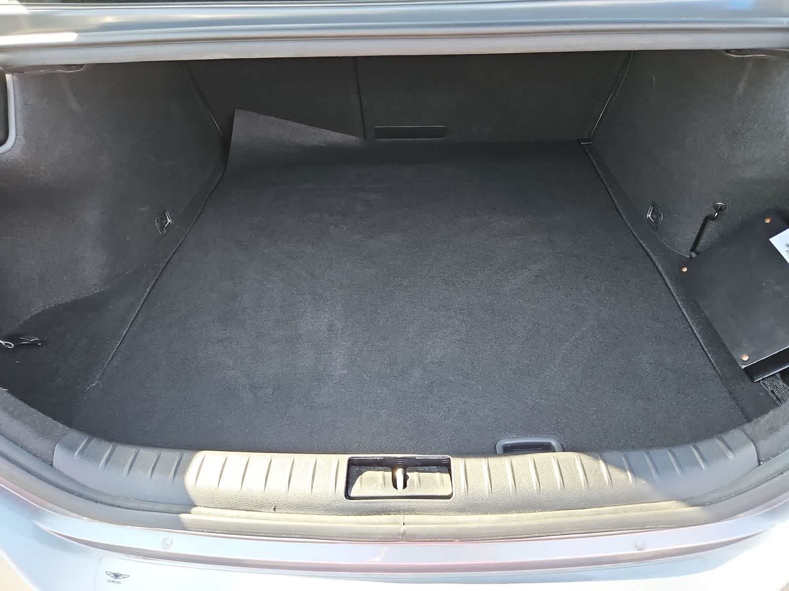 Thumbnail: 2023 Genesis G70 - 32