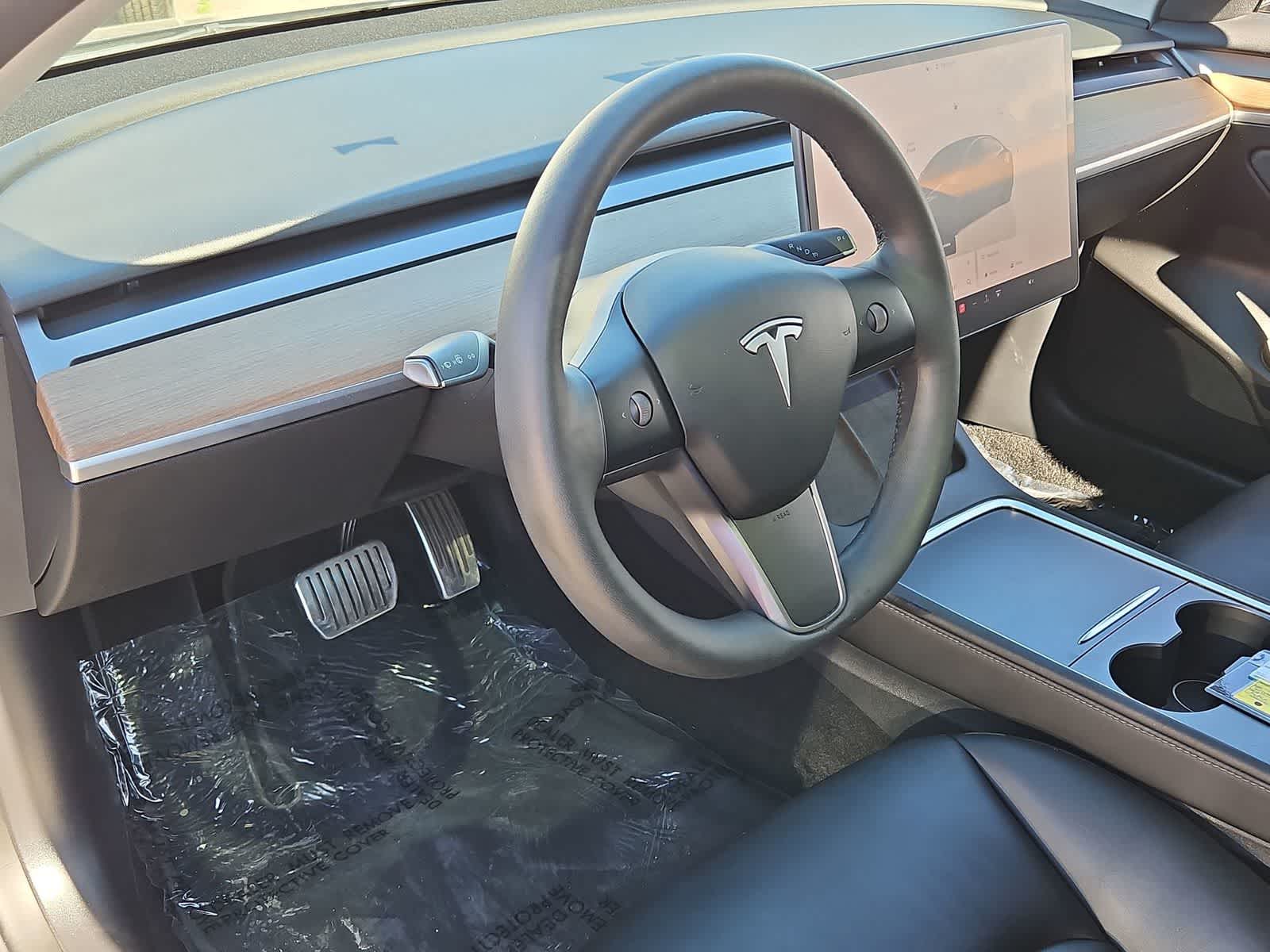 Thumbnail: 2022 Tesla Model 3 - 14