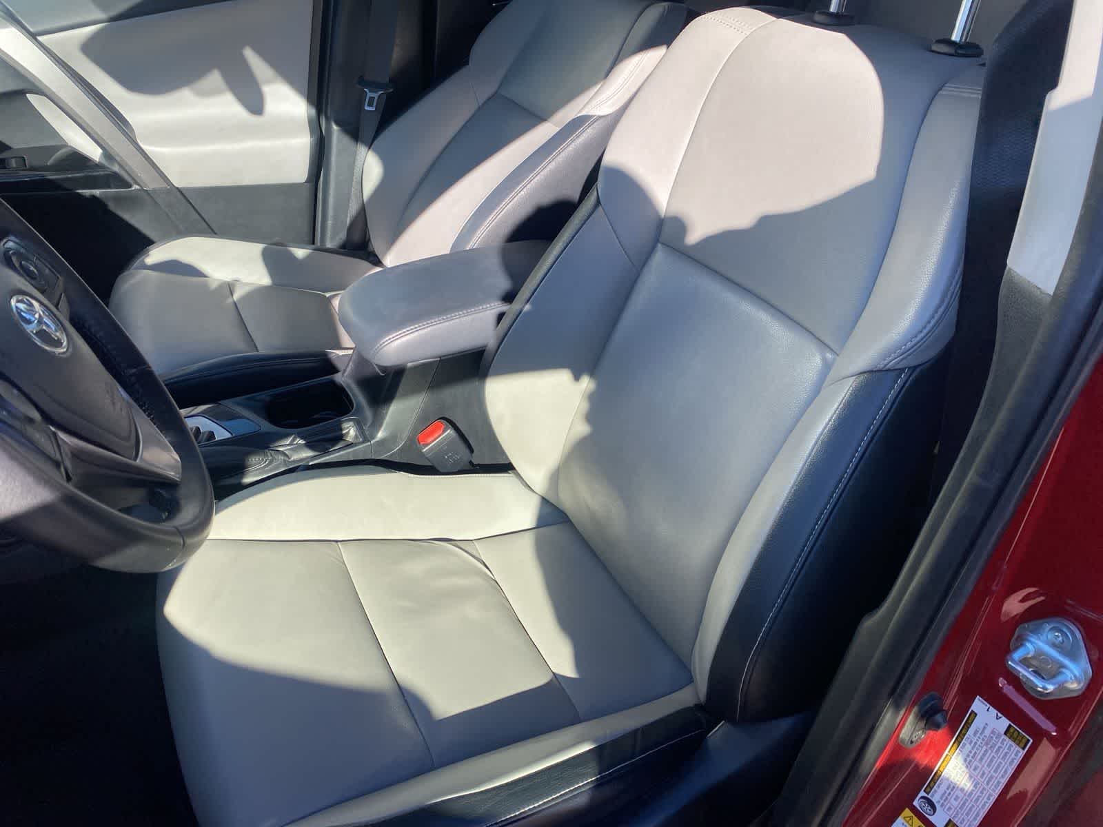 Thumbnail: 2016 Toyota RAV4 - 12