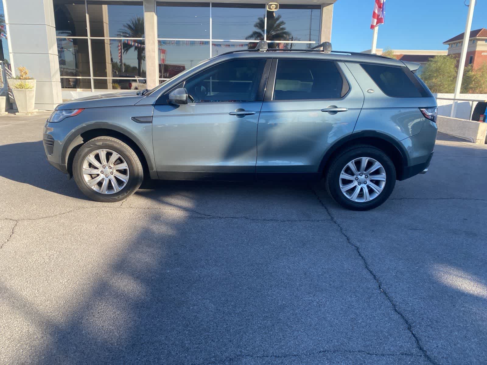 Thumbnail: 2016 Land Rover Discovery Sport - 9