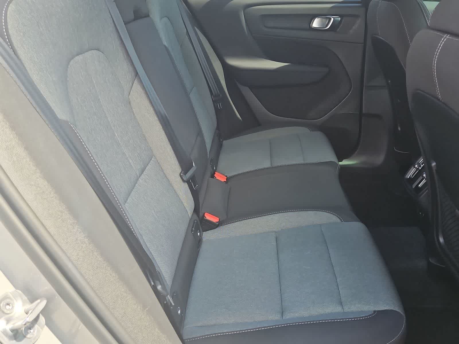 Thumbnail: 2024 Volvo XC40 - 20