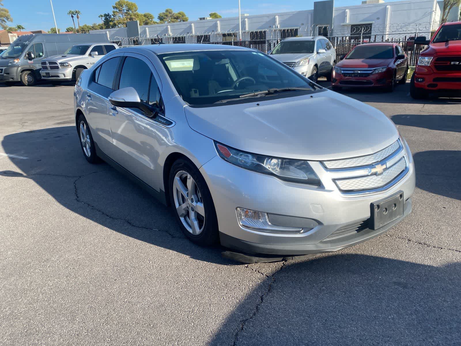 Thumbnail: 2013 Chevrolet Volt - 3
