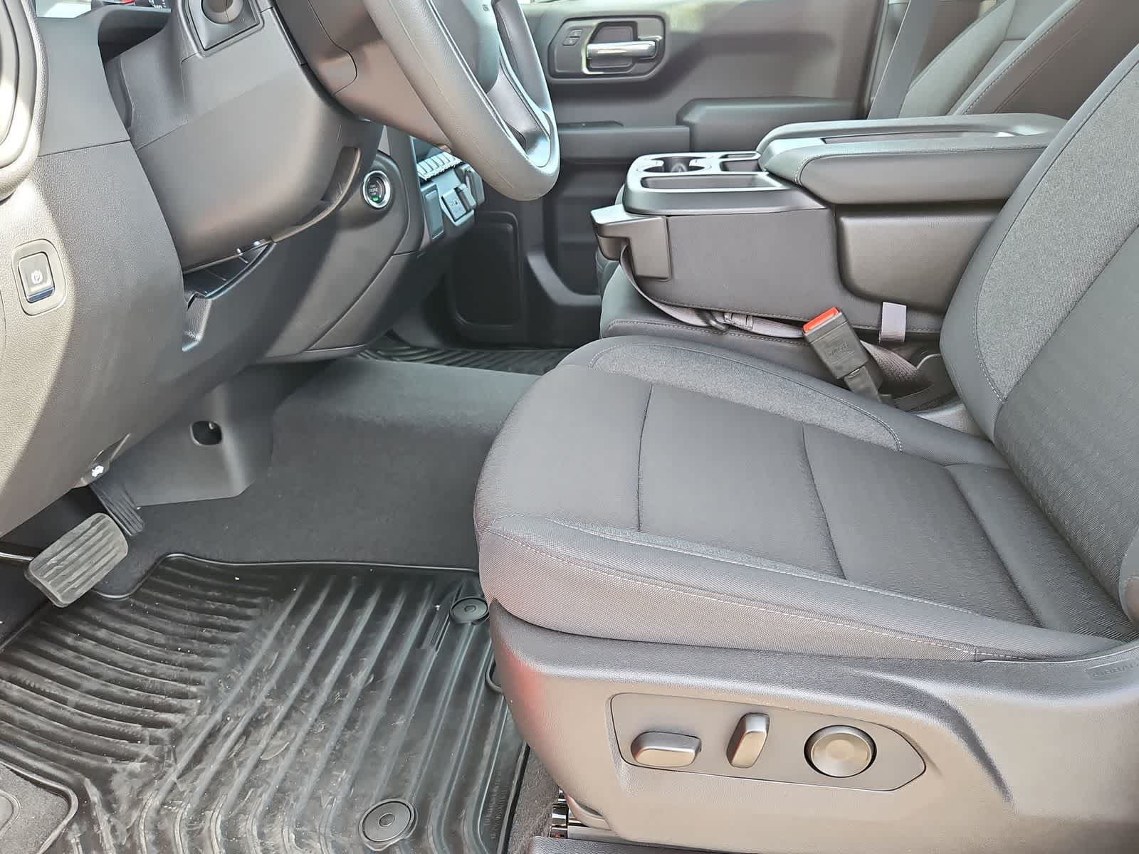 Thumbnail: 2025 Chevrolet Silverado 1500 - 17