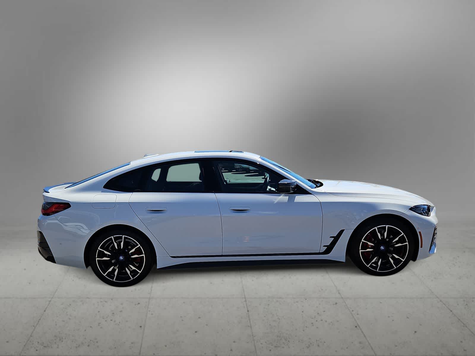 Thumbnail: 2023 BMW i4 - 10