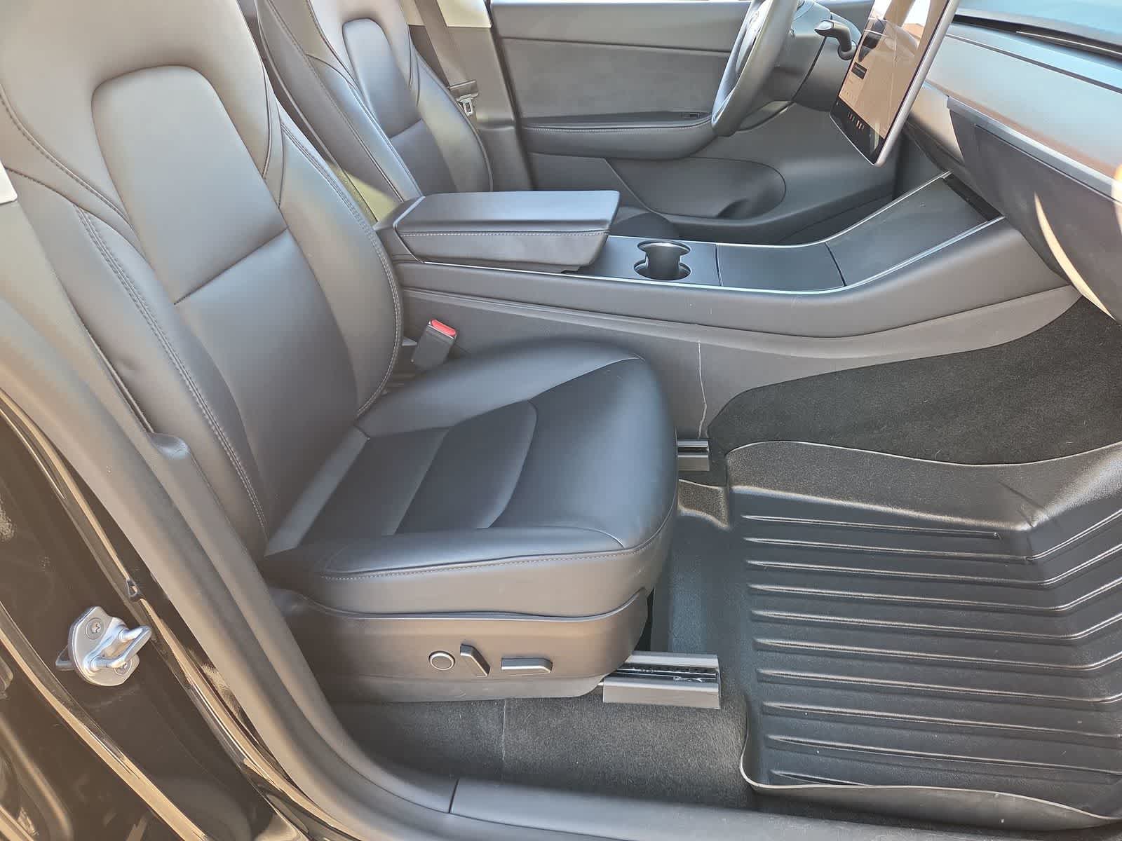 Thumbnail: 2020 Tesla Model Y - 24