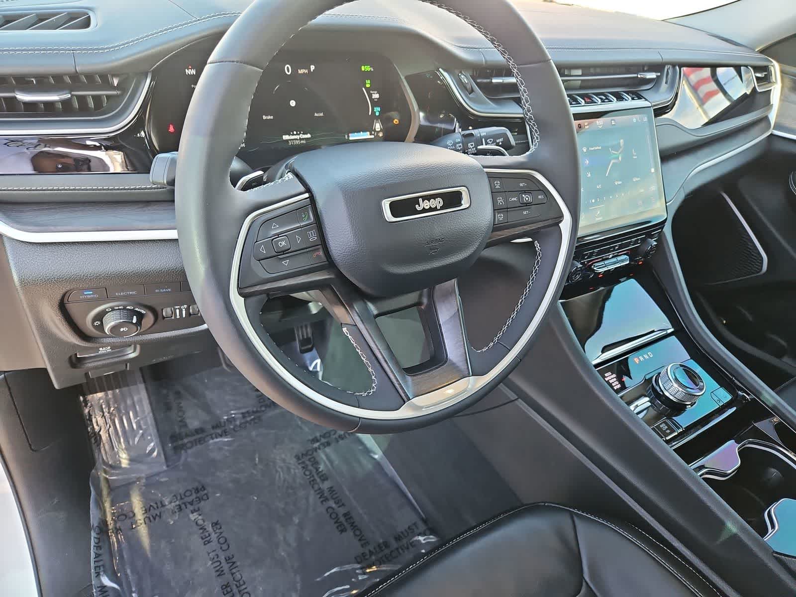 Thumbnail: 2022 Jeep Grand Cherokee - 11