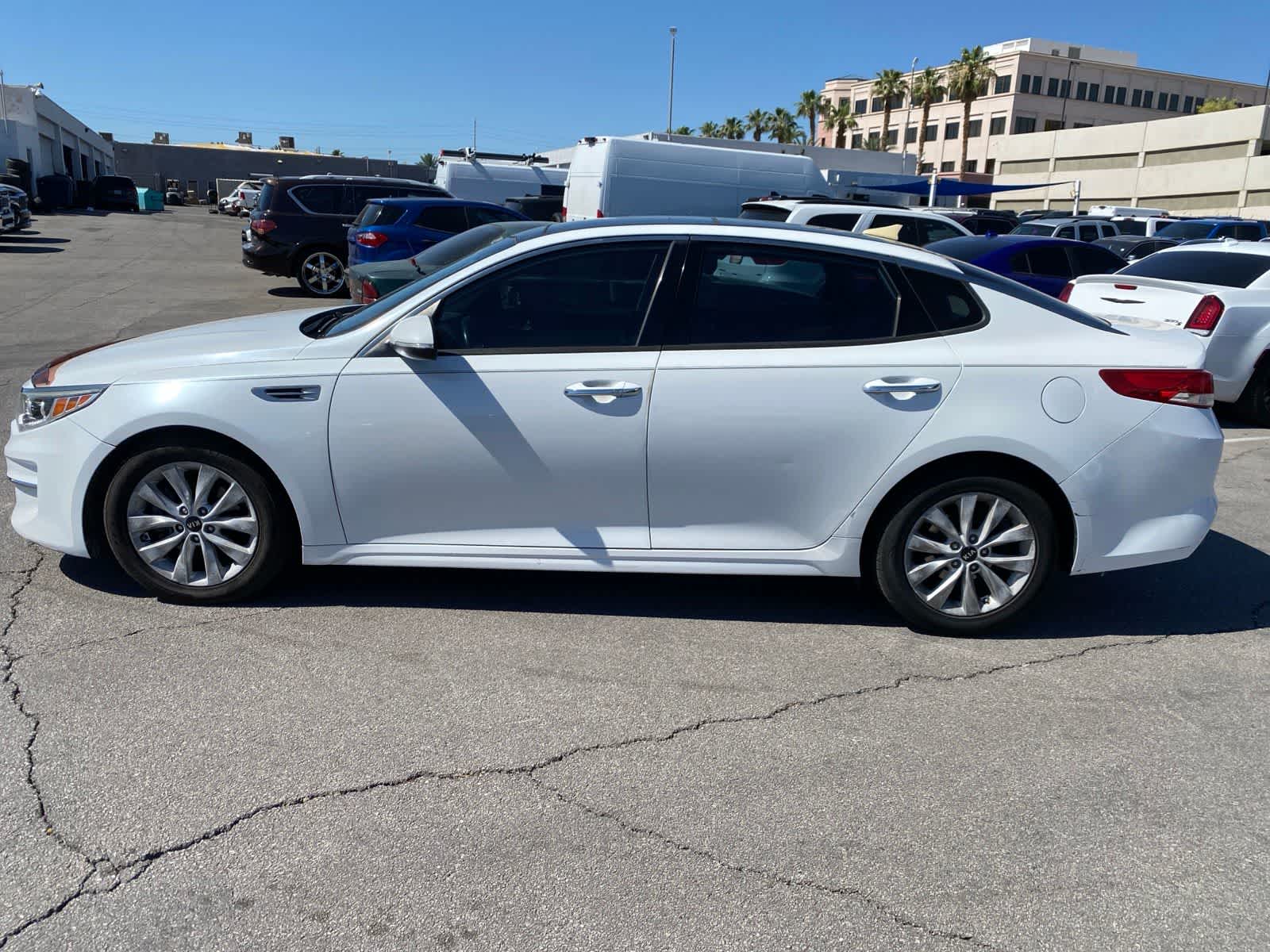 Thumbnail: 2017 Kia Optima - 9