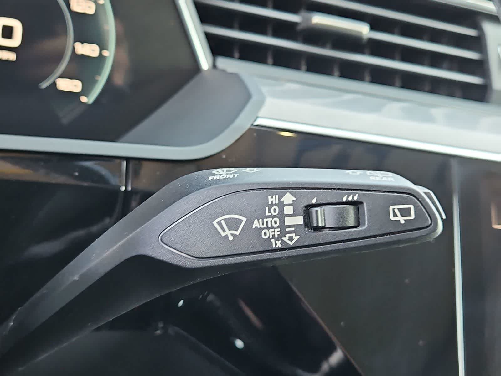 Thumbnail: 2021 Audi e-tron - 24