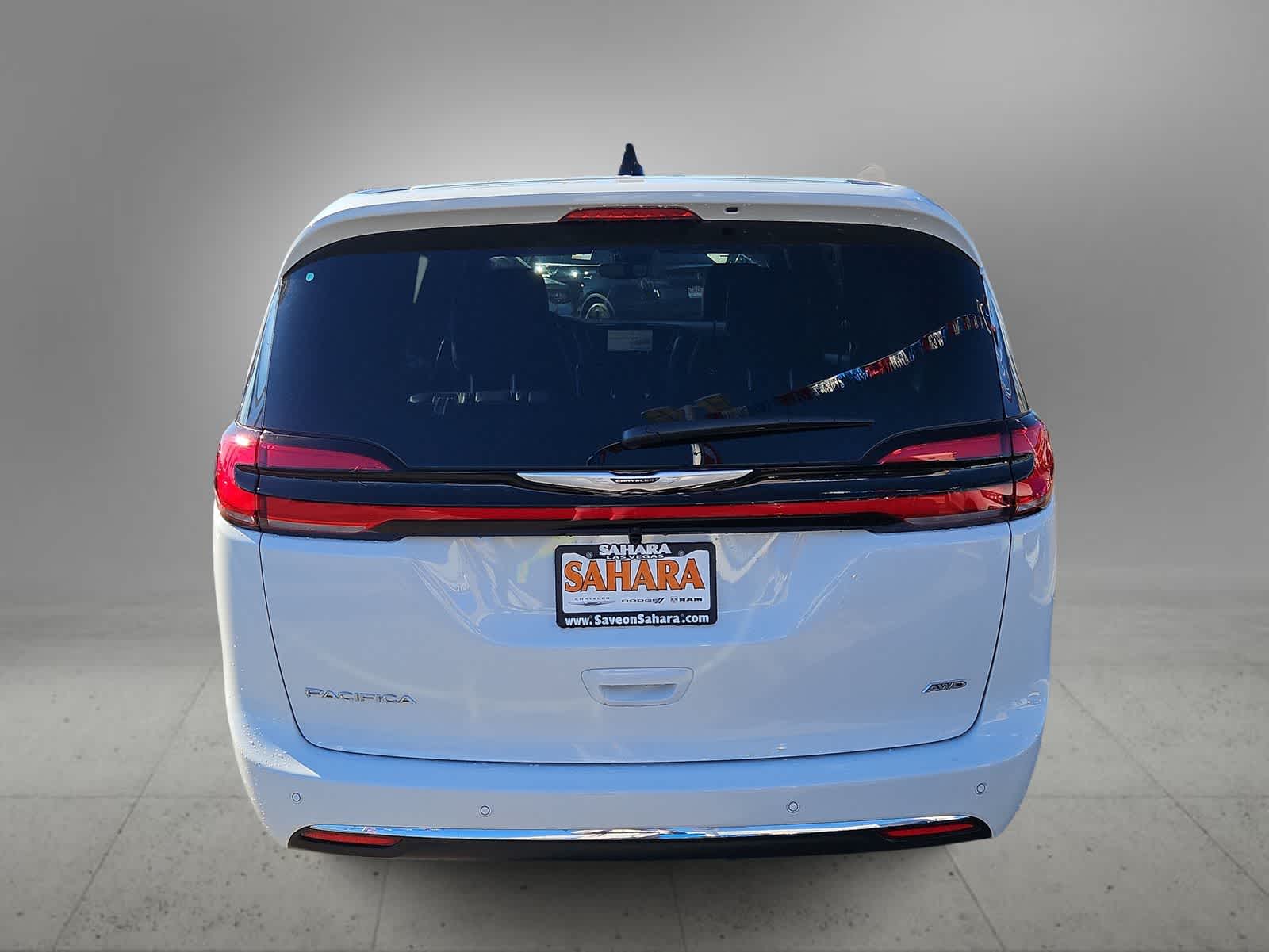 Thumbnail: 2026 Chrysler Pacifica - 7