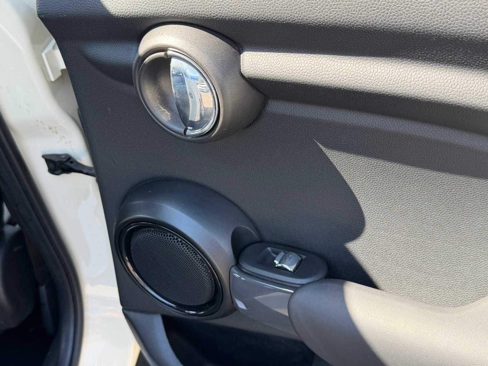 Thumbnail: 2018 MINI Cooper Hardtop - 26
