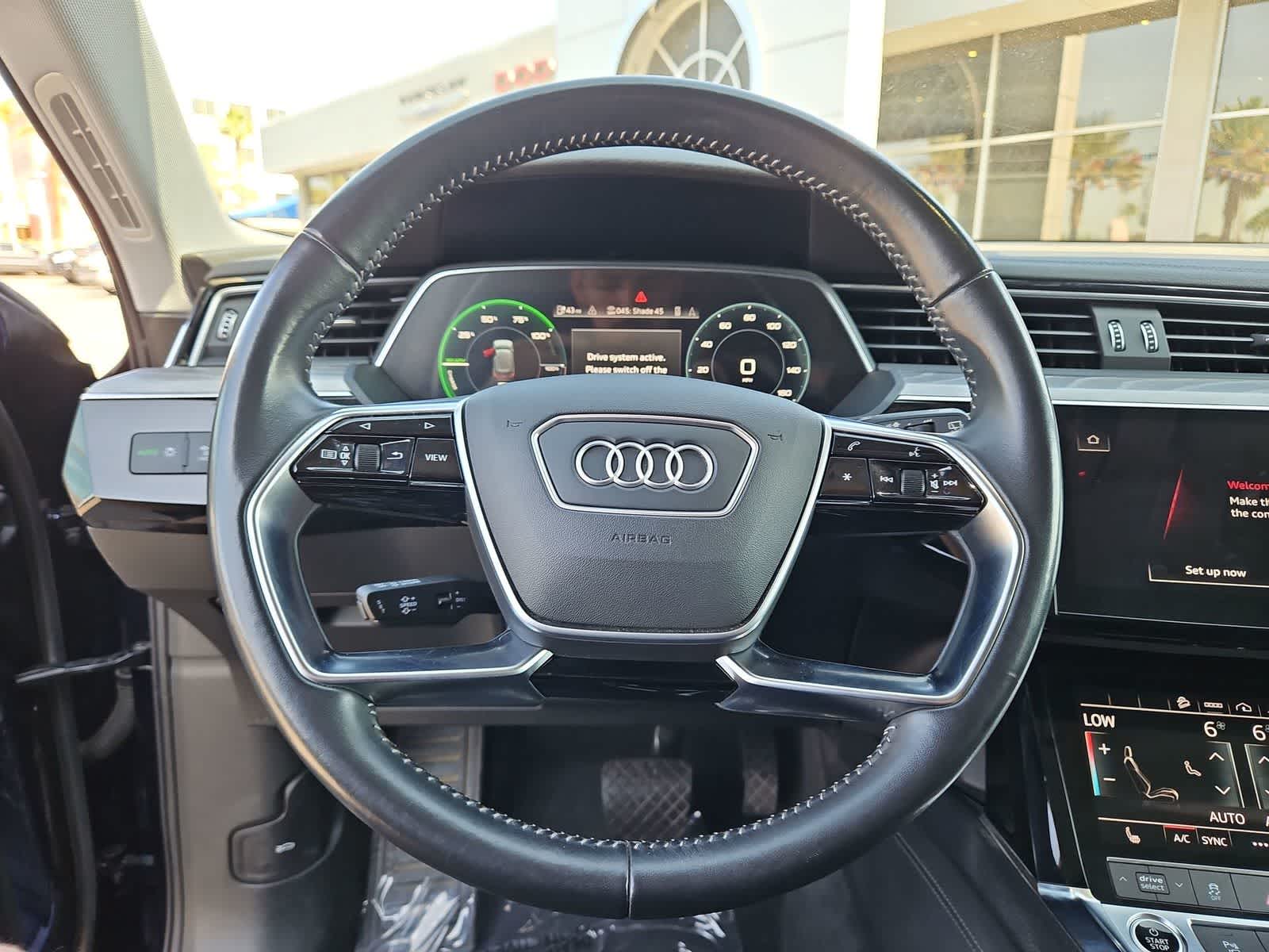 Thumbnail: 2021 Audi e-tron - 21