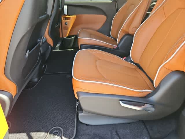 Thumbnail: 2026 Chrysler Pacifica - 19