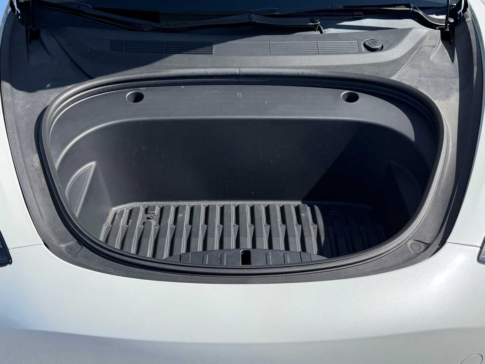 Thumbnail: 2023 Tesla Model 3 - 32
