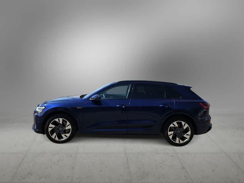 Thumbnail: 2021 Audi e-tron - 6