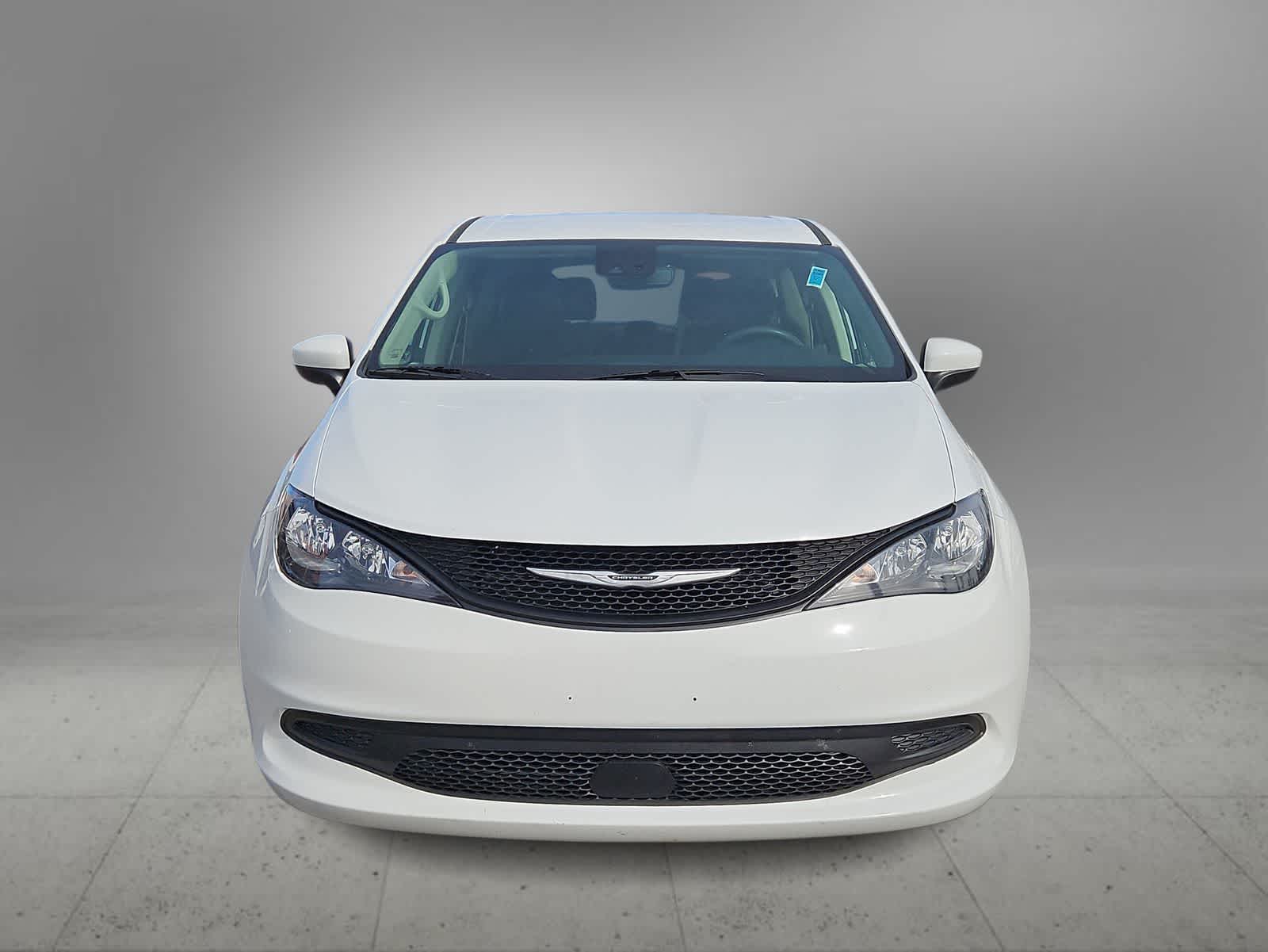 Thumbnail: 2023 Chrysler Voyager - 4