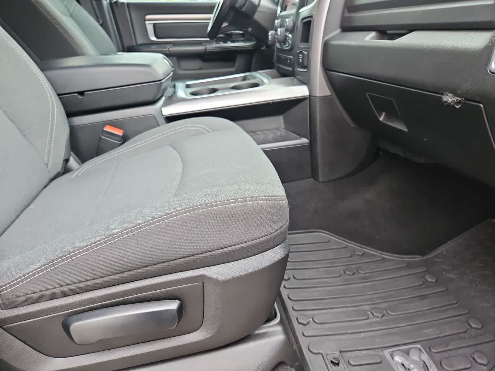 Thumbnail: 2024 RAM 1500 Classic - 22