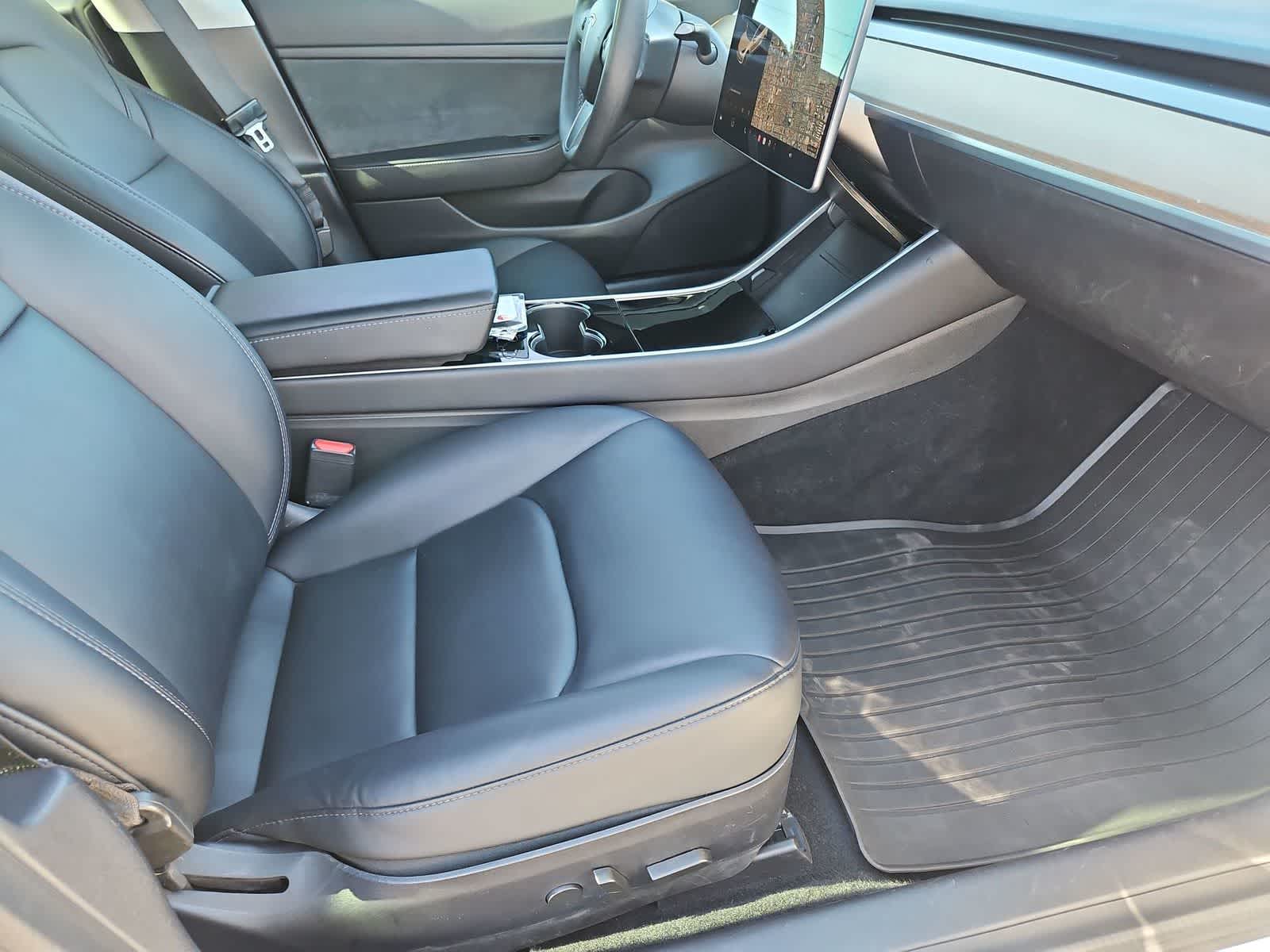 Thumbnail: 2020 Tesla Model 3 - 21