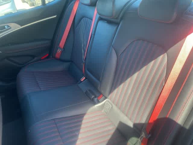 Thumbnail: 2023 Genesis G70 - 17