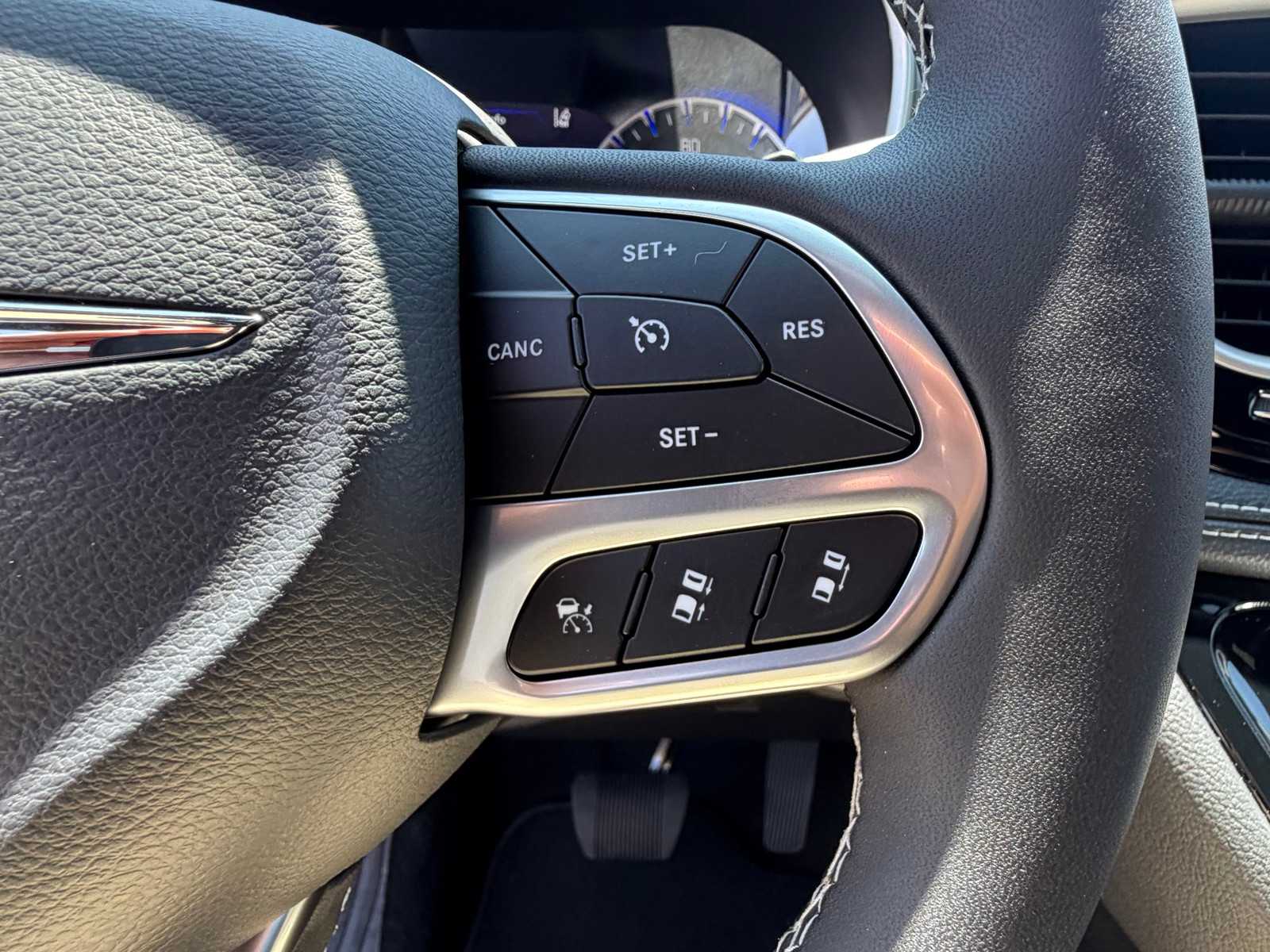 Thumbnail: 2026 Chrysler Pacifica - 33