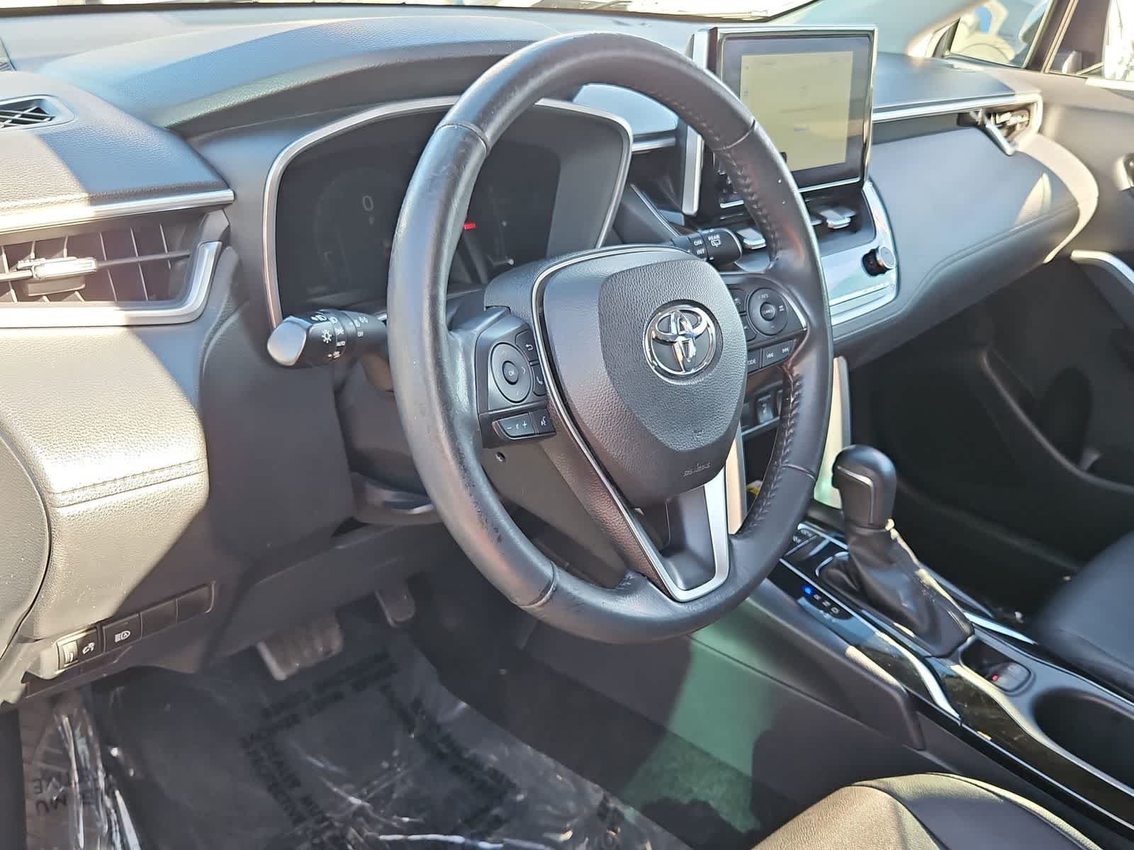 Thumbnail: 2023 Toyota Corolla Cross - 11