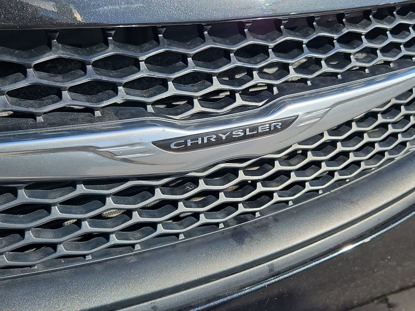 Thumbnail: 2023 Chrysler Voyager - 12