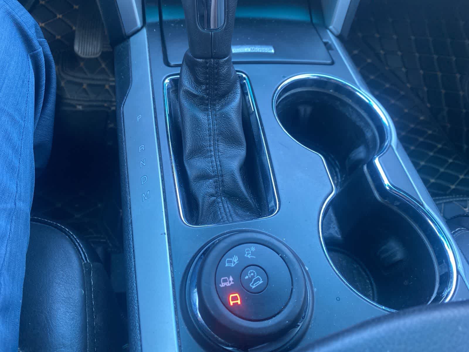 Thumbnail: 2015 Ford Explorer - 17