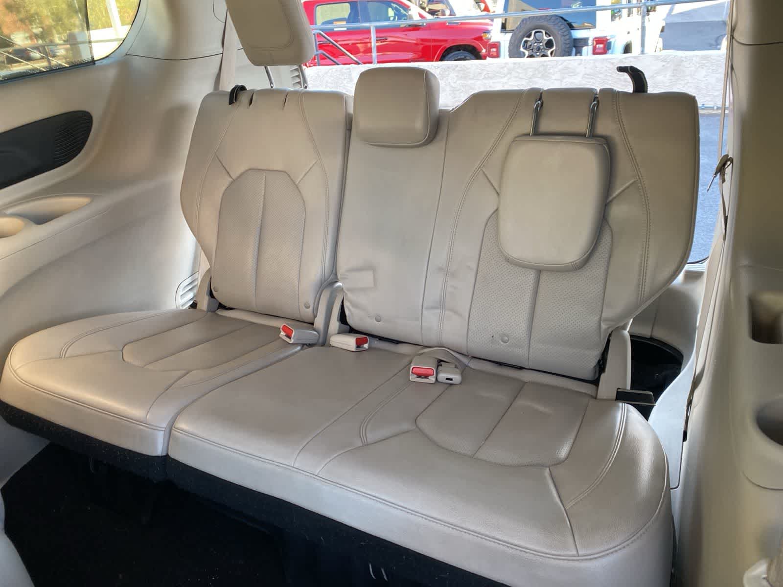 Thumbnail: 2021 Chrysler Pacifica - 14