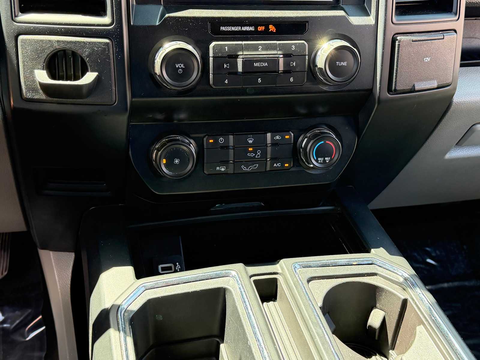 Thumbnail: 2019 Ford F-150 - 19