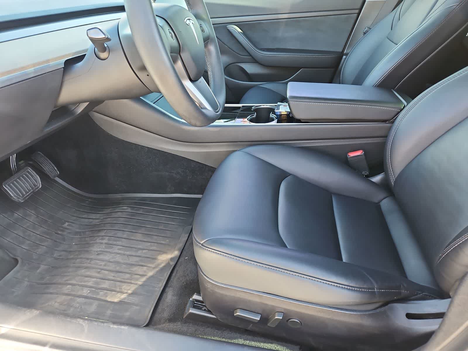 Thumbnail: 2020 Tesla Model 3 - 16