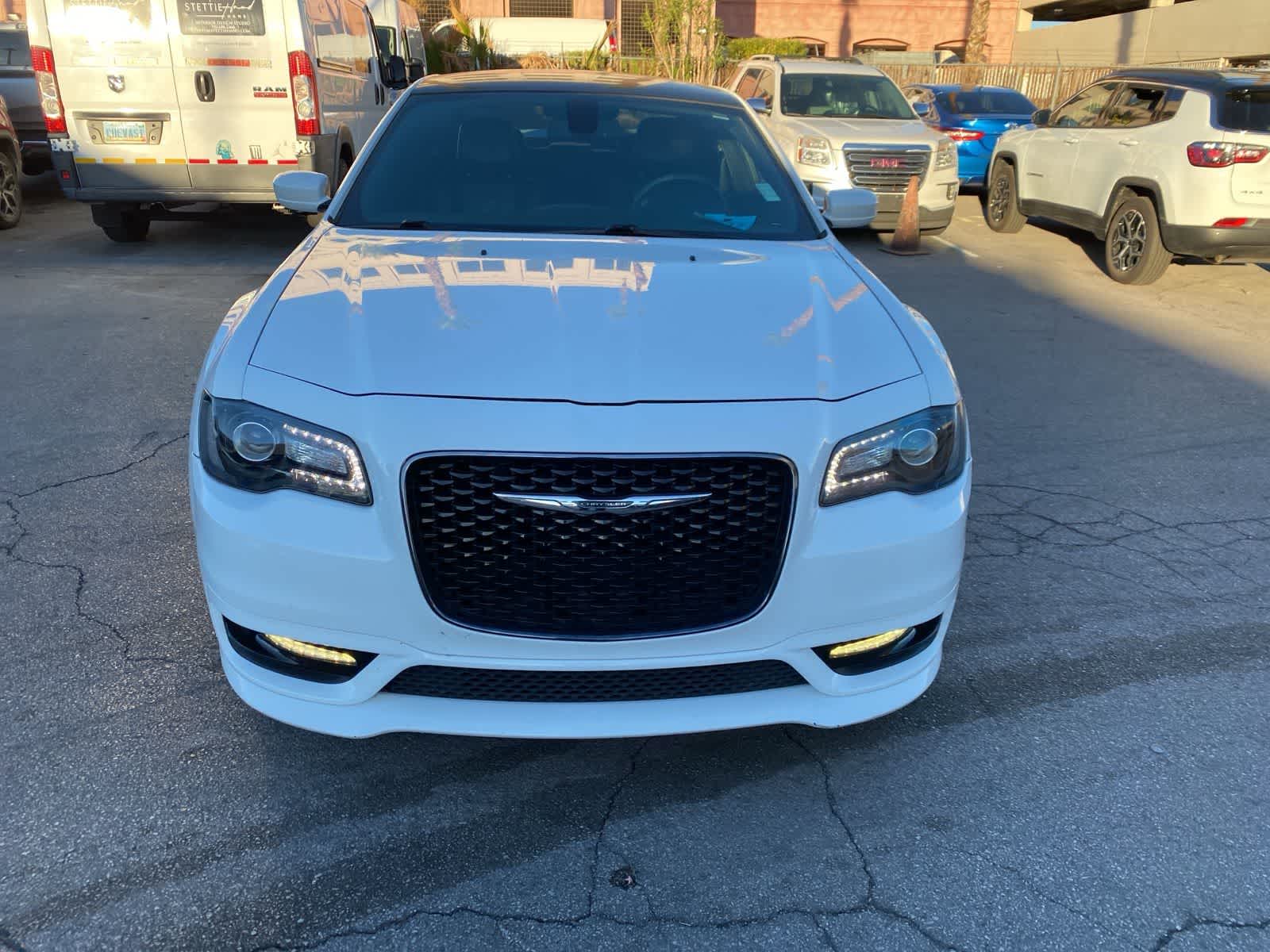 Thumbnail: 2018 Chrysler 300 - 2
