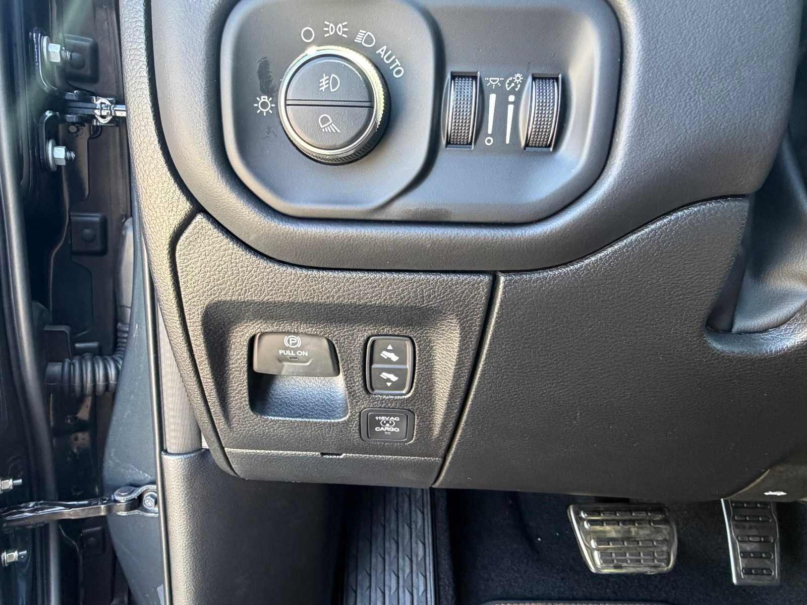 Thumbnail: 2026 RAM 1500 - 33