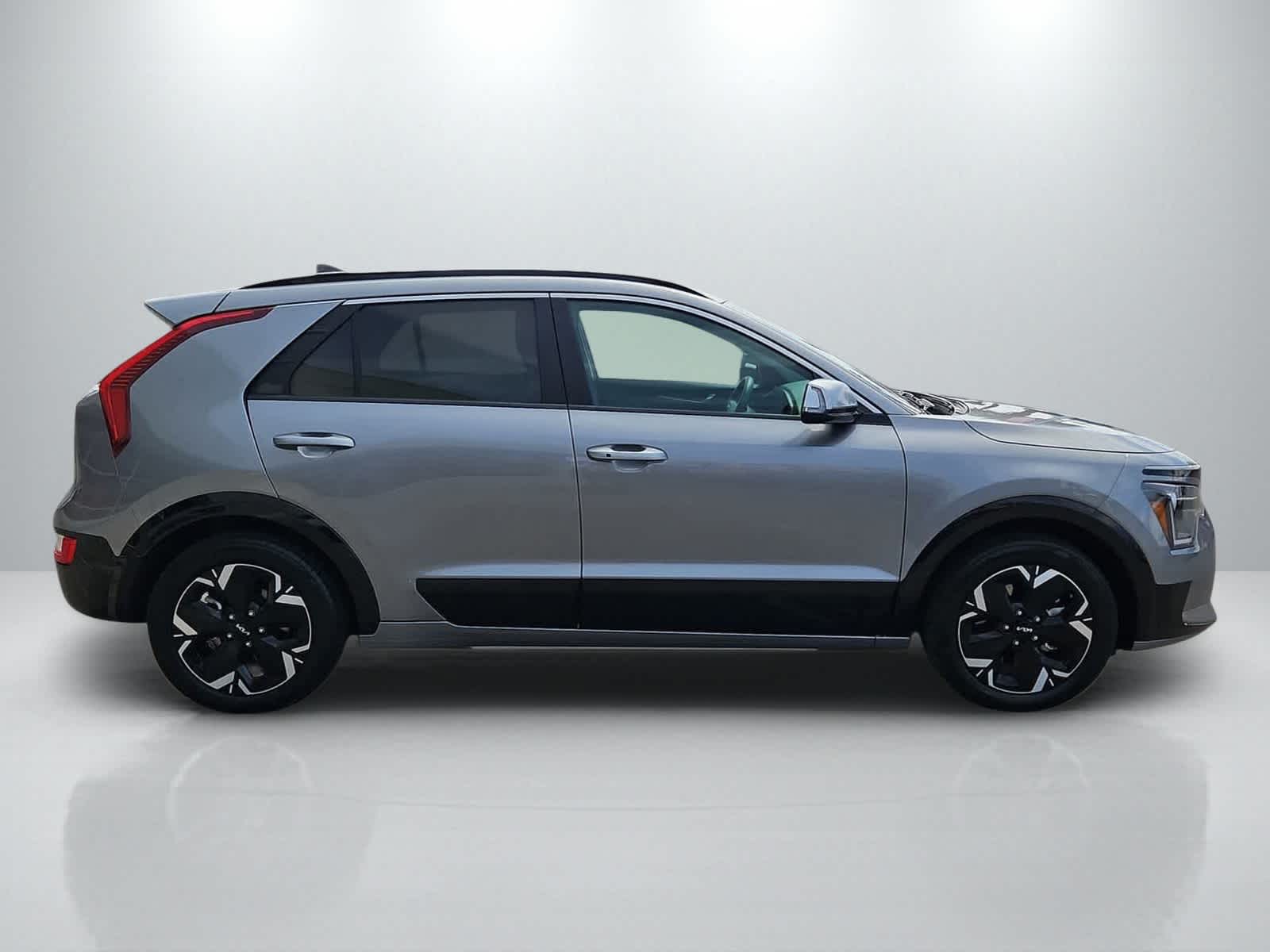 Thumbnail: 2024 Kia Niro - 13