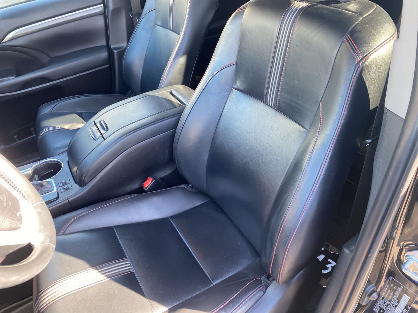 Thumbnail: 2019 Toyota Highlander - 12