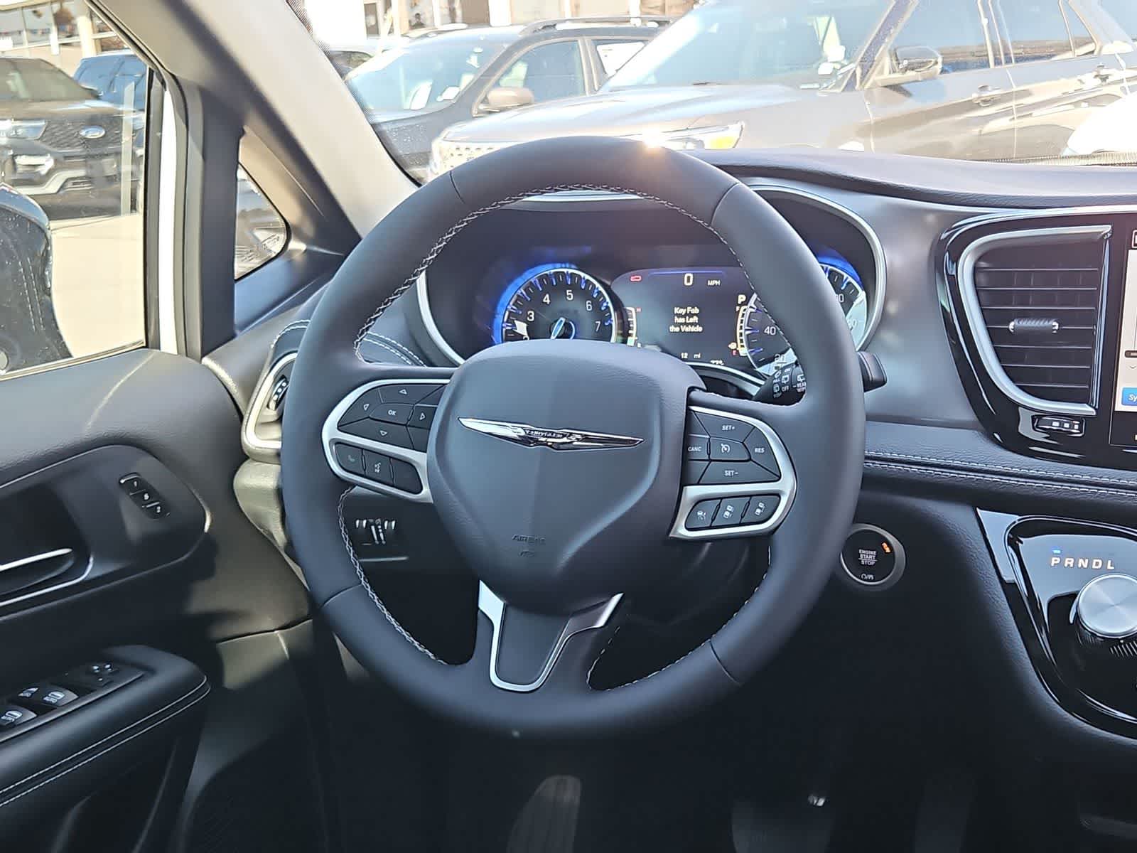 Thumbnail: 2026 Chrysler Pacifica - 22