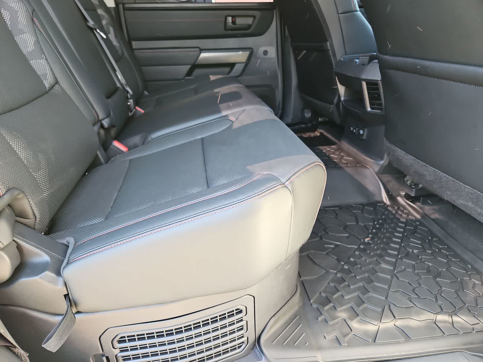 Thumbnail: 2022 Toyota Tundra - 21