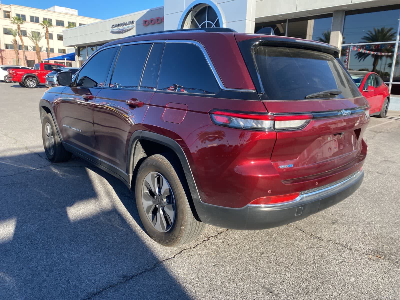 Thumbnail: 2023 Jeep Grand Cherokee - 8